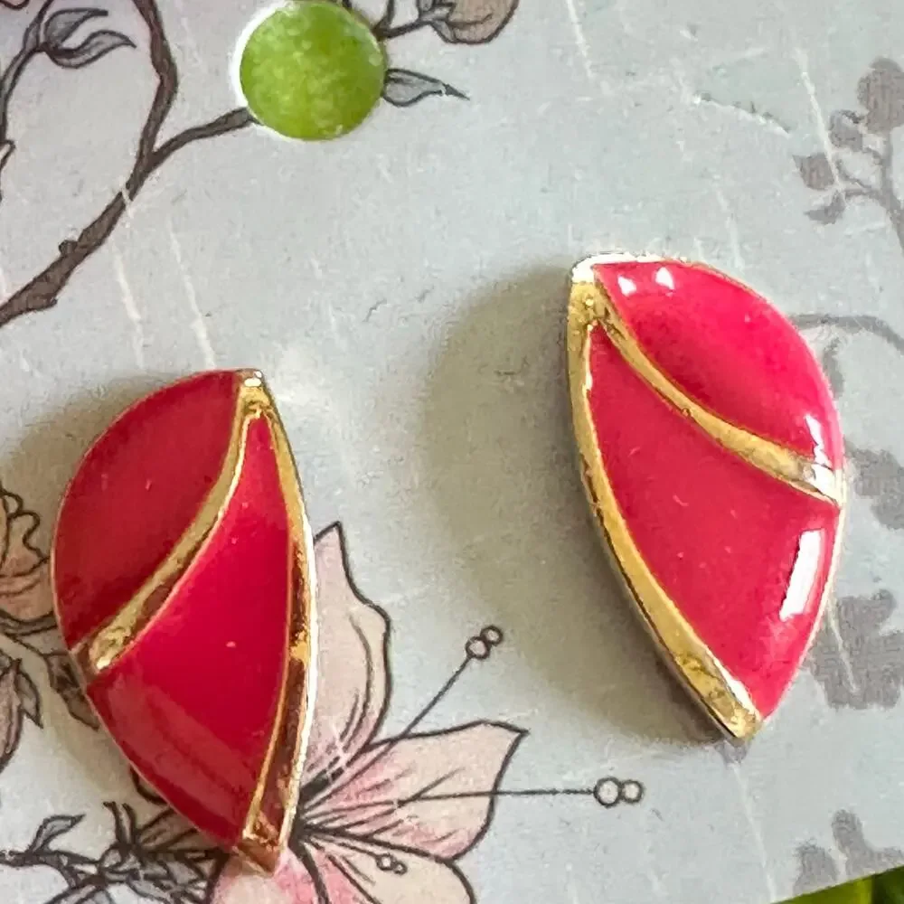 BOGO FREE ROSY RED 90’s post earrings ENAMLE
